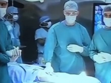 Indian Doctor Conducts Surgery Using Google Glass