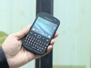 Review: BlackBerry 9720 - For Old Times' Sake Review: BlackBerry 9720 - For Old Times' Sake