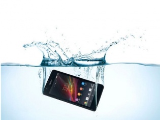 Top Waterproof Phones To Survive Indian Monsoons Top Waterproof Phones To Survive Indian Monsoons