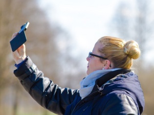 Best Selfie Smartphones For Narcissists Best Selfie Smartphones For Narcissists